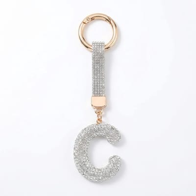 Zilverkleurige sleutelhanger met letter C en strass steentjes – initial sleutelhanger voor dames en heren – metalen sleutel hanger met ronde ring en decoratieve letter hanger