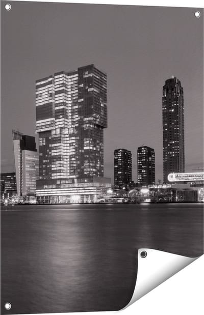 Gards Tuinposter Rotterdamse Skyline - Zwart Wit - 60x80 cm - Tuindoek - Tuindecoratie - Wanddecoratie buiten - Tuinschilderij