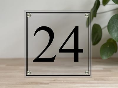 huisnummer huisnummerbord dubbele rand helder 20x20cm met rvs afstandhouders