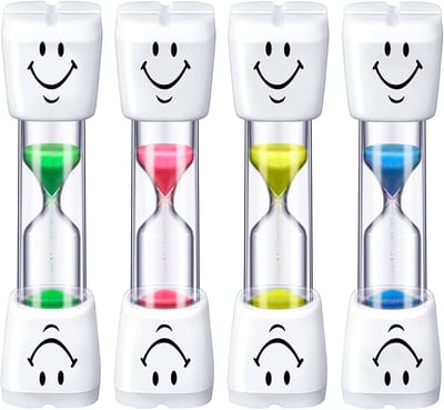 Dailygoods- Zandloper 3 Minuten Timer - 4 Stuks - Tandenpoetsen - Duurzaam PVC - Aftelberekening - Schattig Glimlachpatroon - Onbreekbaar