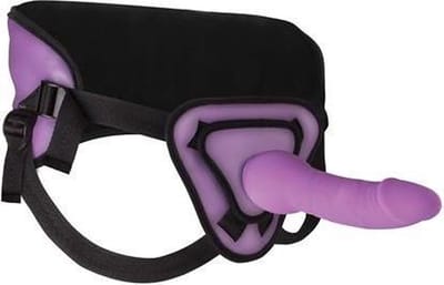 Ouch! – Siliconen Strap On met Stevig Gewatteerde Harnas Verstelbaar 18 cm – Paars
