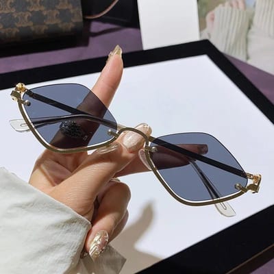 Metalen Dames Eenvoudige Trend Zonnebrillen Heren Nieuw Halve Frame Diamantvormig Dopamine Klein Frame Buiten