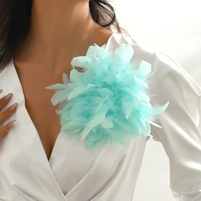 Luxe 20CM Kleurrijke Kunstveer Broche voor Dames Franse Retro Stijl Bruiloft Feest Banket Speld Sieraden Cadeau hemelsblauwe kleur