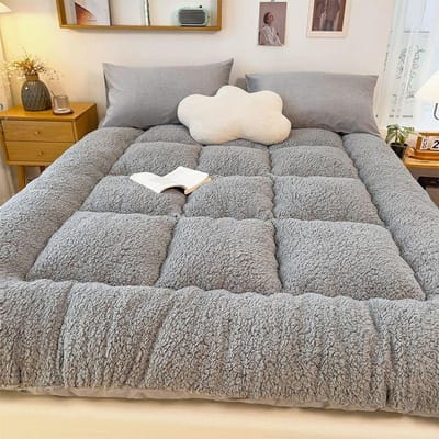 Matelas de literie en laine d'agneau épaissi pour dortoir d'étudiants d'hiver Matelas de lit double Tatami avec literie pliable 150 * 200cm
