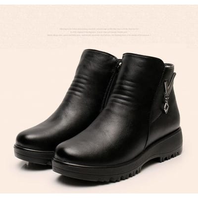 Dames Pluche Warme Leren Laarzen Zacht Leer Zacht Gezoolde Antislip Platte Zool Korte Laarzen Verdikte Schoenen In De Winter 35 zwart