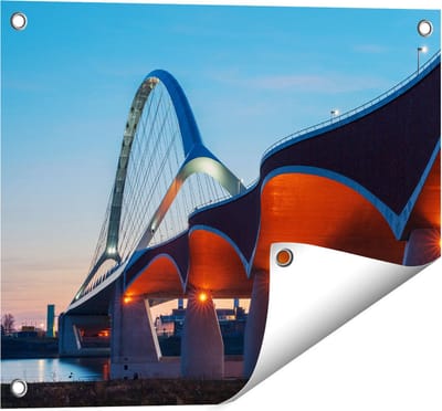 Gards Tuinposter Oversteek Brug in Nijmegen - 50x40 cm - Tuindoek - Tuindecoratie - Wanddecoratie buiten - Tuinschilderij