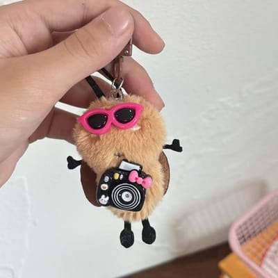 Schattige Tas Hanger Kakkerlak Sleutelhanger Ornamenten Mini Pluche Kakkerlak Hanger Creatieve Grappige Autosleutelhanger Rugzak Accessoire beige