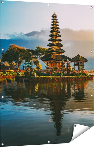 Gards Tuinposter Pura Tempel in Bali op het Meer Beratan - 90x120 cm - Tuindoek - Tuindecoratie - Wanddecoratie buiten - Tuinschilderij