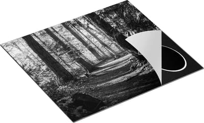 Chefcare Inductie Beschermer Voetpad in het Bos - Zwart Wit - 60x50 cm - Afdekplaat Inductie - Kookplaat Beschermer - Inductie Mat