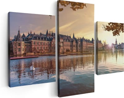 Artaza Canvas Schilderij Drieluik Binnenhof Gebouw in Den Haag - 90x60 - Foto Op Canvas - Canvas Print