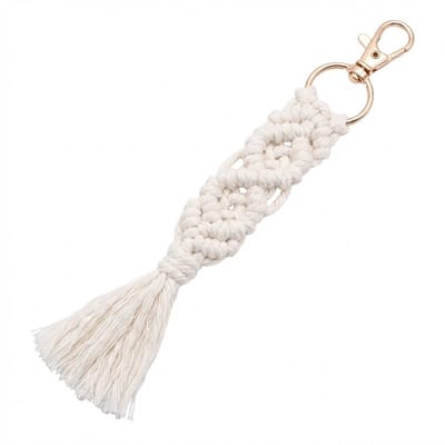 Beige handgemaakte sleutelhanger van touw met kwast – sleutelhanger voor dames en heren – macramé keychain met beige hanger, goudkleurige ring en karabijnsluiting