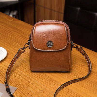 Lente en Zomer Crossbody Tas voor Dames Veelzijdige Verticale Meerlaagse Schoudertas Retro Kleine Tas Modieuze High-End Mobiele Telefoontas brown