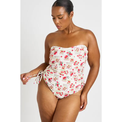 boohoo Dames Plus Tomatenprint Gerimpeld Bandeau Badpak | Creme | Maat: 44