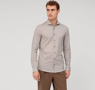 OLYMP 24/7 Level 5 body fit overhemd - tricot - beige met wit en blauw dessin - Strijkvriendelijk - Boordmaat: 39