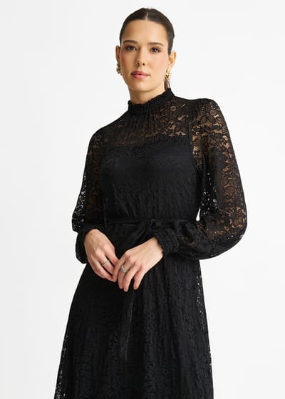 Zwarte midi-jurk met hoge hals, jersey en kant voor speciale gelegenheden