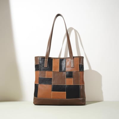 Niche Design Schoudertas, Modieuze Tote Bag van Schapenvacht met Grote Capaciteit, High-end Onderarmtas voor Commuters white