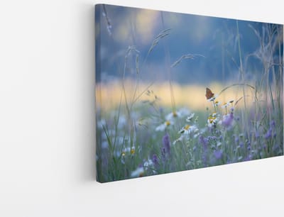 Saammp - Canvas Schilderij - Vlinder - kleurrijk bloemenveld - Dieren - Natuur - 30x20 - Foto op canvas - Wanddecoratie - muurdecoratie Woonkamer - Slaapkamer decoratie - Canvas Print