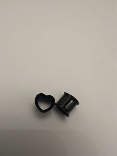 Piercing ear plug hart zwart | Make up | Parfum | Moederdag | Verjaardagscadeau| Cadeautje| Valentijnsdag| Kado | sieraden | vaderdag | oorbellen | oorsieraden