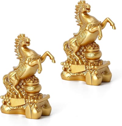 Decoratieve Paard Beelden voor het Jaar van het Paard 2026, Gouden Zodiac Ornamenten en Aziatische Versiering, Perfect voor Interieur en Tuin