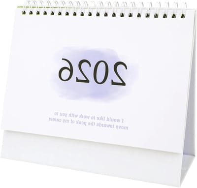 Praktische bureaukalender 2025-2026, 18 maanden, van juli 2025 tot december 2026, ideaal voor studenten, docenten en kantoormedewerkers, paarse kleur, 19 x 16 x 8 cm