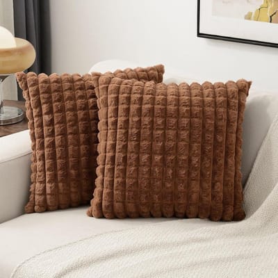 Decoratieve kussenhoezen - Kussenslopen set - Woonkamer inrichten - Zachte imitatiebont - 50 x 50 cm - Bruin