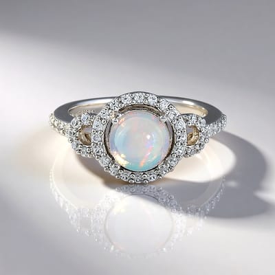 Cavill - Zilveren Ring - 925 Sterling Zilver Geplatineerd - Welo Opaal 0,711 ct Rond Cabochon - 40 Pave Zirkonia 0,475 ct - Modern Elegant Design