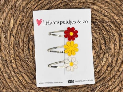 Oeteldonkse madeliefjes op klikklakspeldjes - carnaval — 4 cm