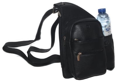 Oi zwarte leren Crossbody Tas met ruimte voor een drinkflesje / ruime damestas of herentas om schuin te dragen / veilige tas te dragen tegen op de borst / geschikt voor flesje water of kleine paraplu / zwart leer / 465