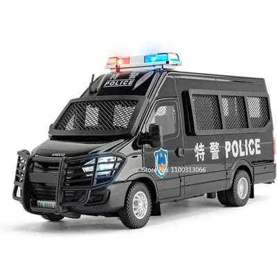 1:24 Legering Spuitgietwerk Yiweike Qiaozhibadun Politiewagens Modellen Speelgoed Licht Geluid Voertuigen Rubberen Banden Auto Speelgoed Voor Kinderen Festival Cadeaus