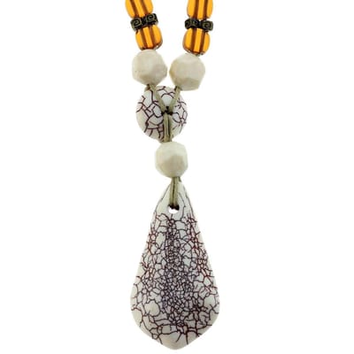 Behave - Lange beige ketting van touw met ronde kralen en druppelvormige hanger - 90 cm
