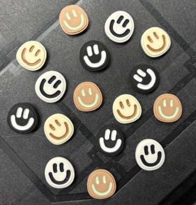 TLVX 16 stuks Smiley Magneten / Leuke 3D Koelkast Magneten / Vrolijke Foto Magneet / Smile Whiteboard Magnets / Speel- en Leer Magneten / School / Boodschappenlijst / Notitie / Kantoor / Memo bord / Schoolbord / Magnetisch / Kleur Magneetjes