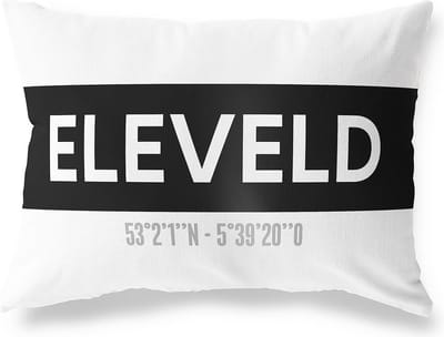 Tuinkussen ELEVELD - DRENTHE met coördinaten - Buitenkussen - Bootkussen - Weerbestendig - Jouw Plaats - Studio216 - Modern - Zwart-Wit - 50x30cm