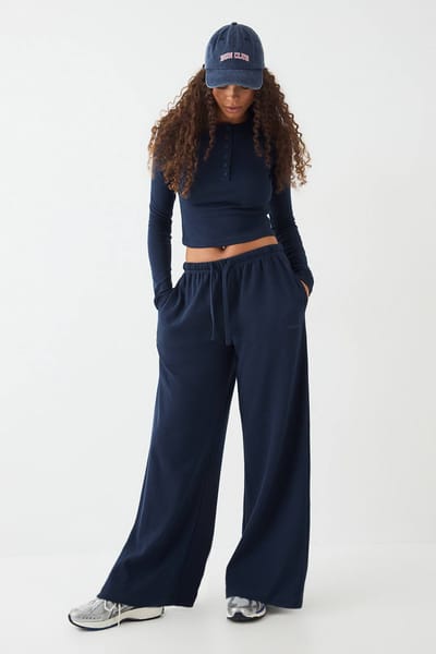 Dames DSGN Studio Geborduurd Ribfluweel Wijde Pijpenbroek | Marineblauw | Maat: Large
