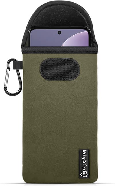 MobyDefend Hoesje - Geschikt voor Motorola Moto E15 - Neopreen Pouch Met Karabijnhaak - Insteek - Riemlus - Groen