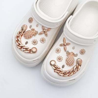 Schoenaccessoires-geschikt voor crocs charms- geschikt voor crocs pins- geschikt voor crocs Accessoires- geschikt voor Crocs Jibbitz-12 Gouden Ananassen