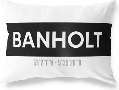 Tuinkussen BANHOLT - LIMBURG met coördinaten - Buitenkussen - Bootkussen - Weerbestendig - Jouw Plaats - Studio216 - Modern - Zwart-Wit - 50x30cm