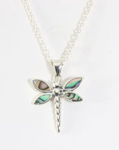 Fijne zilveren libelle hanger met abalone schelp aan ketting