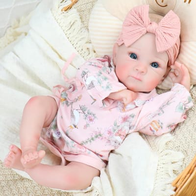 Babypop - Realistische pop - Rollenspel - Zacht stoffen lichaam - 50 cm - Violeta