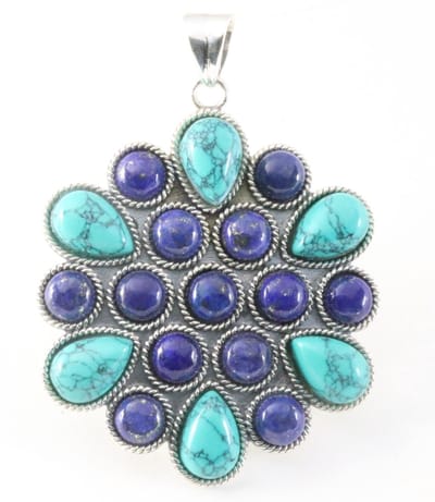 Traditionele bewerkte zilveren hanger met lapis lazuli en turkoois