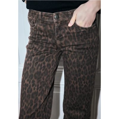 Wide Leg Leo Jeans