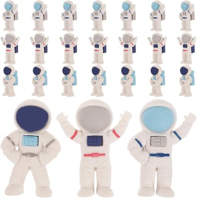 Kleine schilderijtjes gum met schattige astronauten en ruimte-thema voor stationery en paasei-vulling