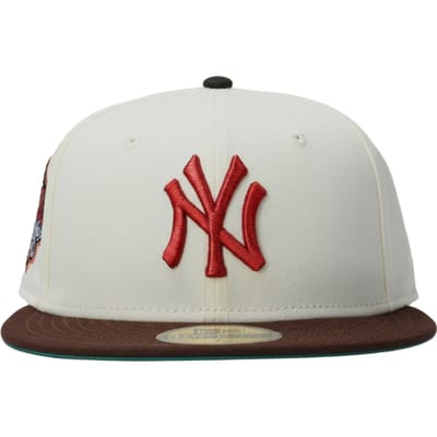 New Era New York Yankees MLB Properties Pet Wit