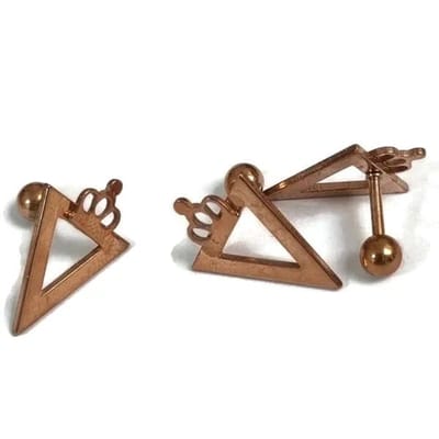 Aramat Jewels | Piercings | Stijlvolle Piercing Helix Piercing 6mm - Rosékleur met Motief | Driehoek met kroon-17x12mm | |10mm | Staal | Volwassenen | Verkleurd niet