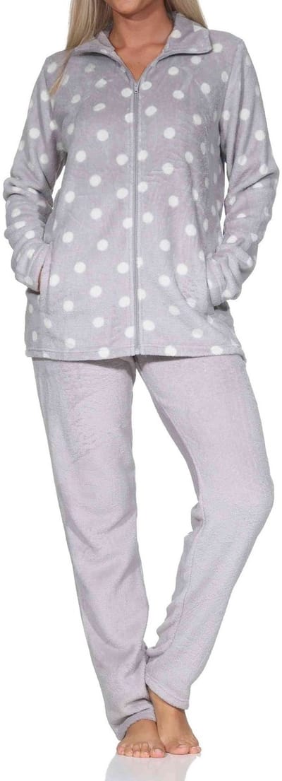 Behaaglijk en warm dames huispak van koraal fleece in een geweldige polka dot look
