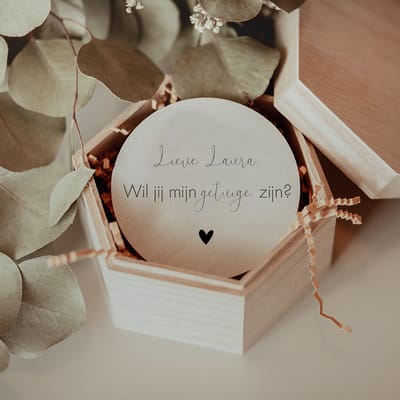 Bolletoet - houten kistje + ronde schijf - getuige vragen - wedding decoratie - bruiloft - trouwen