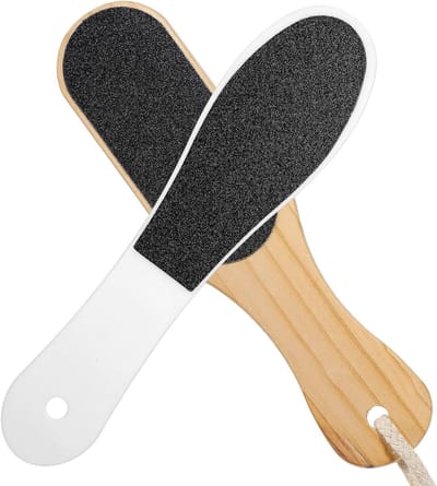 2 Stuks Dubbelzijdige Houten Voetvijl, Professionele Pedicure Voet Scrubber voor Harde Huid, Verwijdert Eelt en Dode Huid met Handige Draagriem