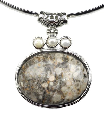 Zoetwater parel - en edelstenen ketting Three Pearl Grey Gemstone - echte parels - oceaan jaspis - wit - grijs - zilver - ketting met hanger - luxe sieraden zakje - zoetwaterparel - parelketting dames
