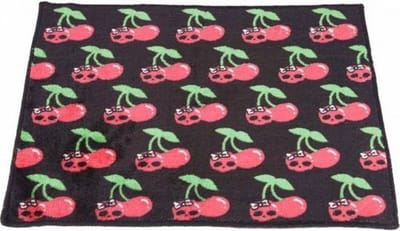 MB-Müller Premium Badmat met Kersen en Skulls Patroon - 60x45cm - Zwart met Rood / Groen – 100% Polyester | Douchemat | Badkamer Mat