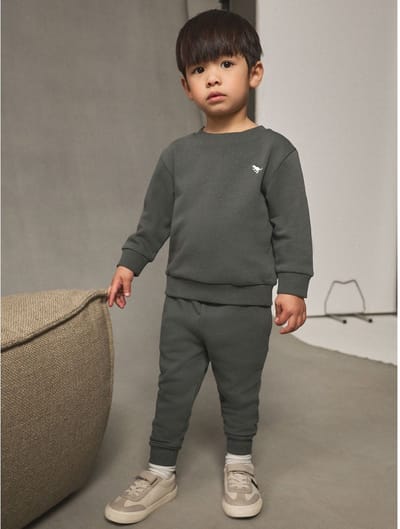 Next - Jongens - Set met sweatshirt en joggingbroek - Zwart