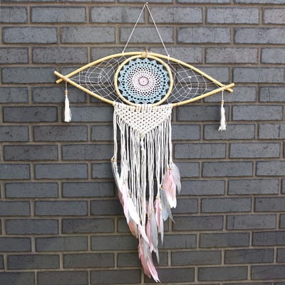 Bescherming Dromenvanger - Grote Macramé Oog Blauw/Wit/Roze